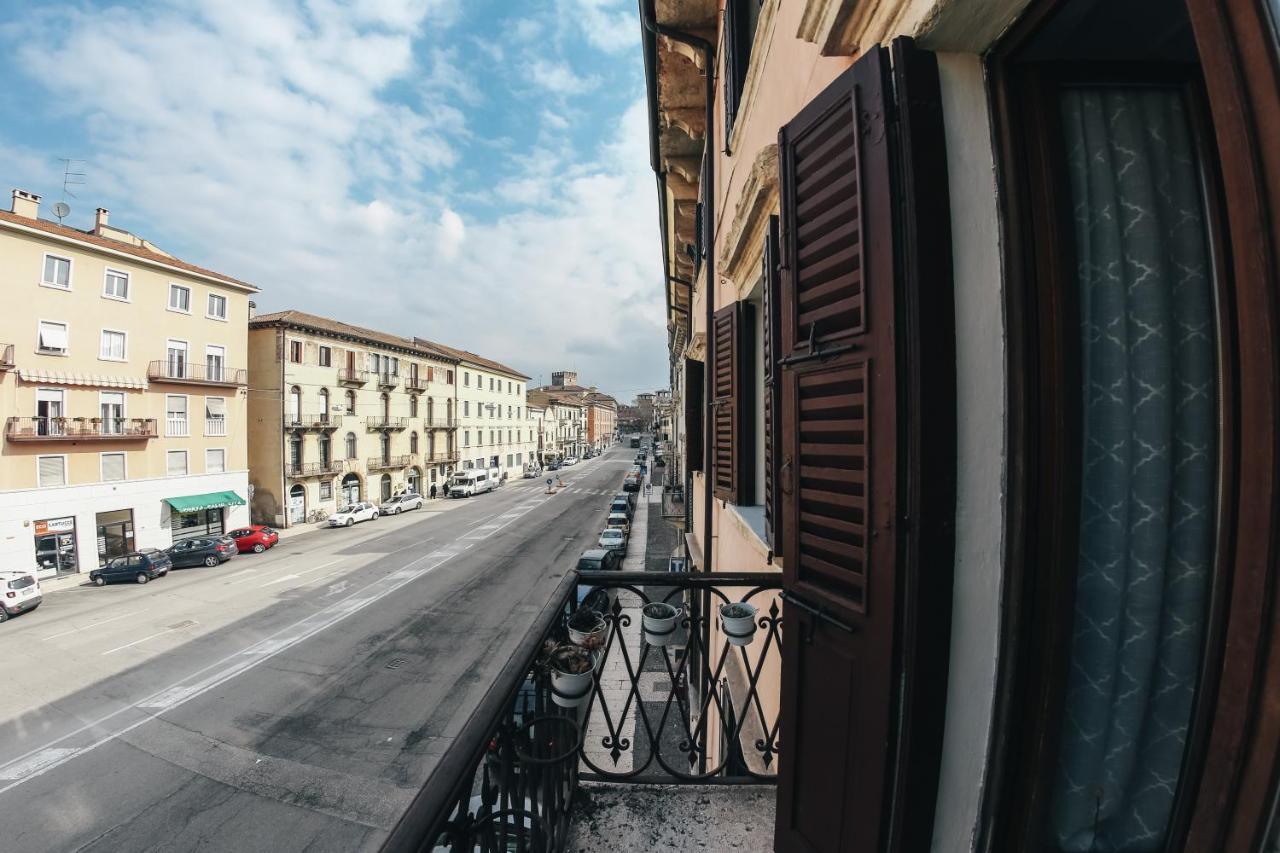 Residenza Al Castello Hotel Verona Luaran gambar