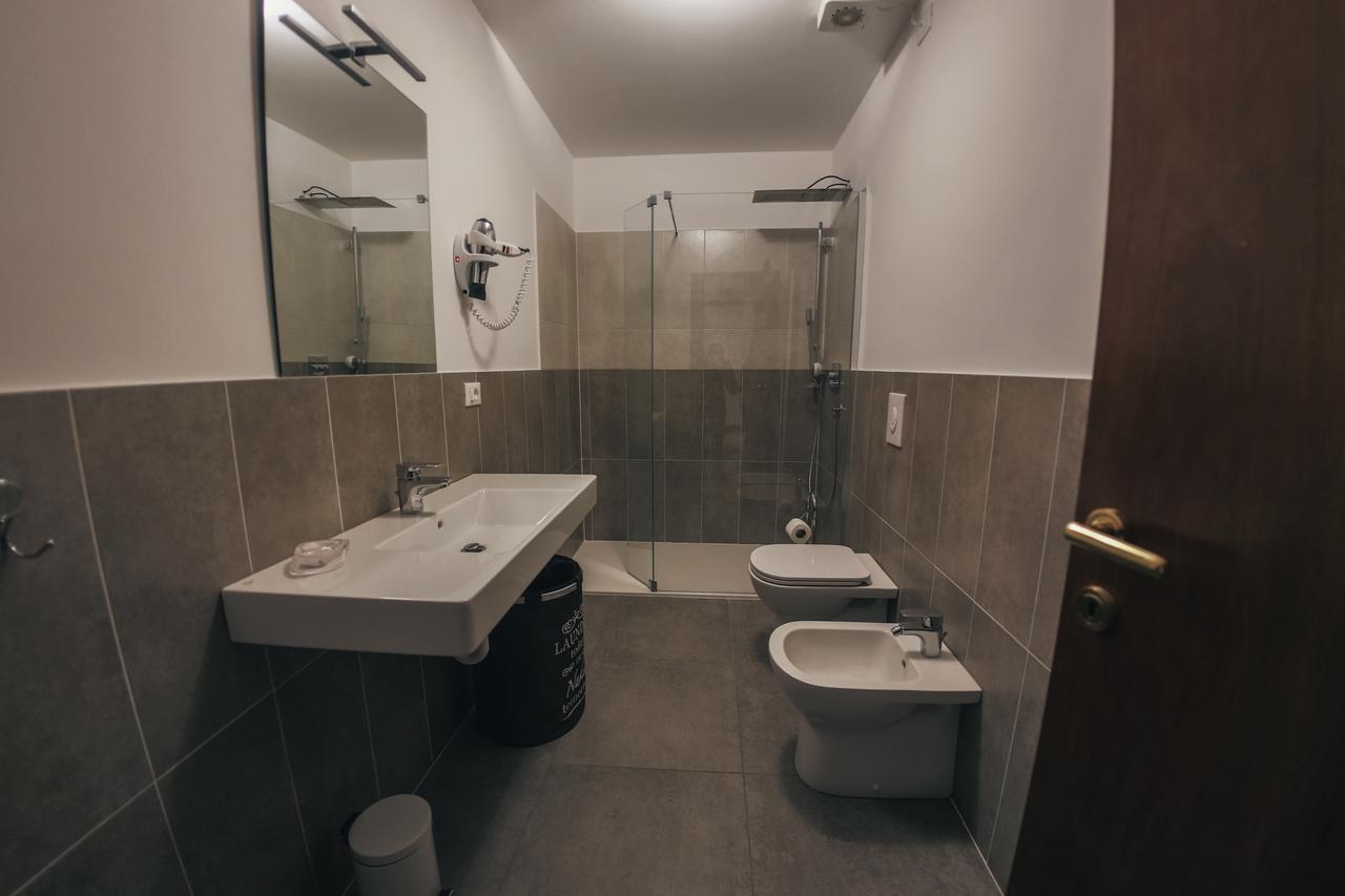 Residenza Al Castello Hotel Verona Luaran gambar