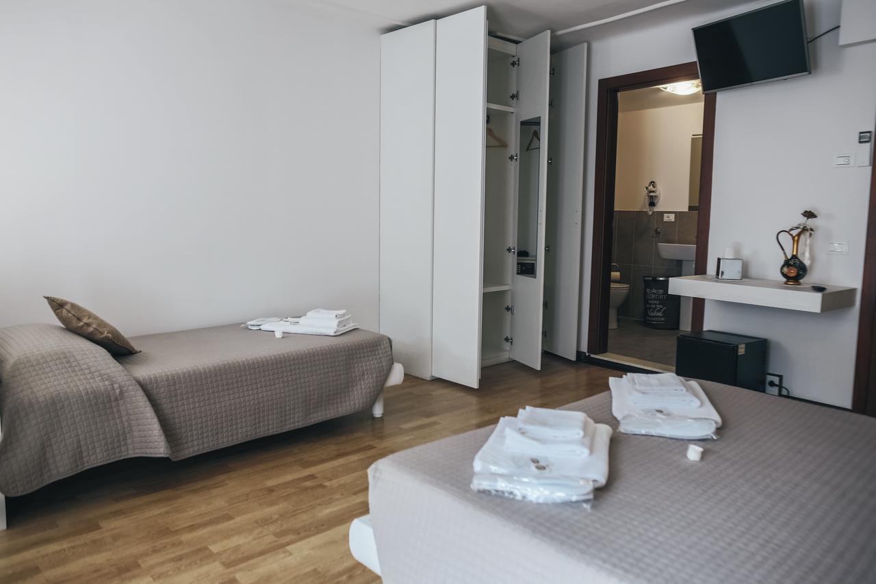 Residenza Al Castello Hotel Verona Luaran gambar